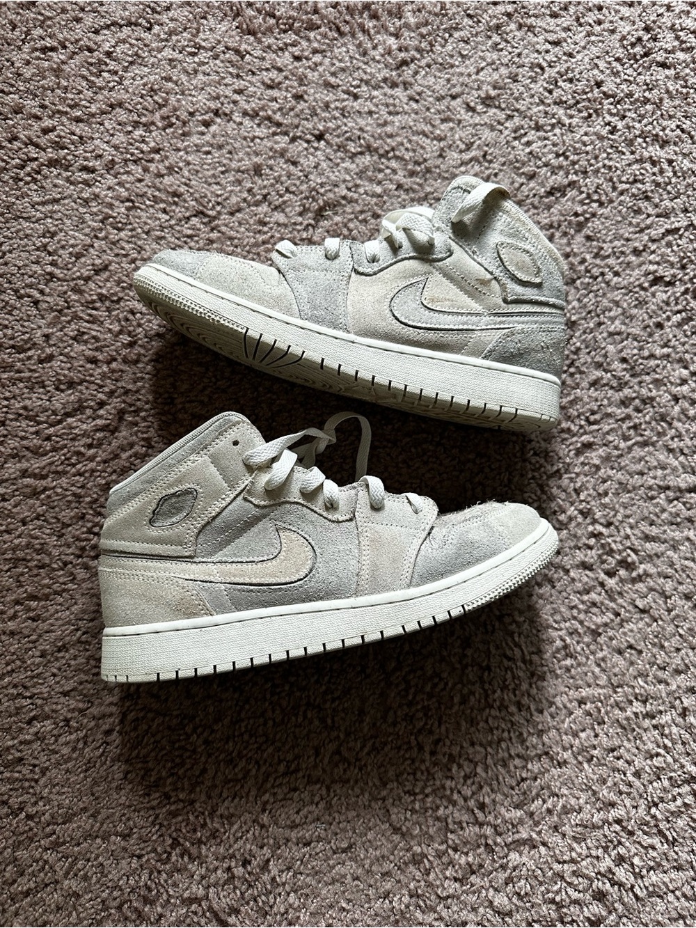 Jordan Kids High-Top Sneakers in Light Gray Suede